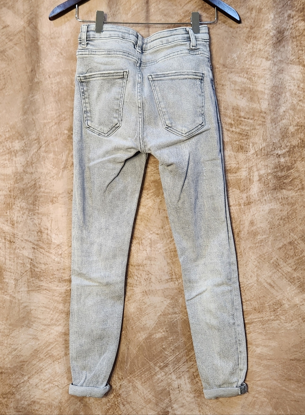 ZARA Light Wash Distressed Skinny Jeans – Size US 2 (EU 34) - Picture 9 of 10